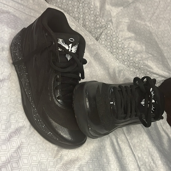 PUMA LAMELO (NOT FROM HERE) BASKETBALL SHOE (SIZE 6) - Picture 3 of 4